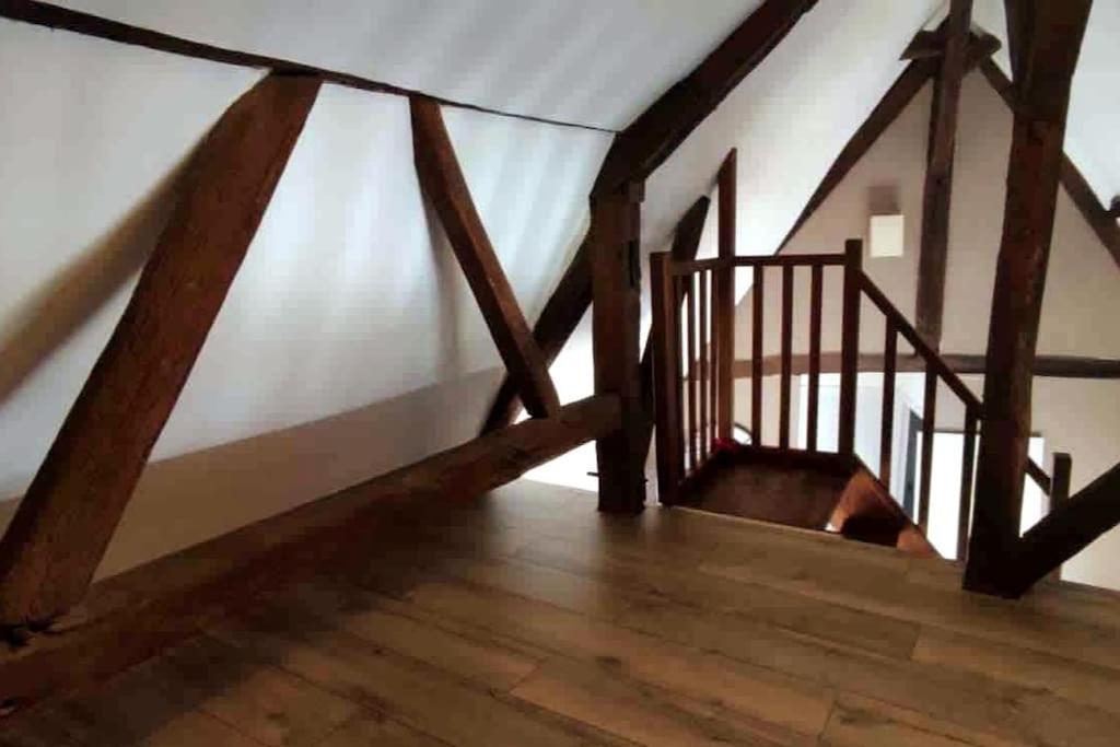Duplex Atypique Dans La Cite Medievale Лан Экстерьер фото