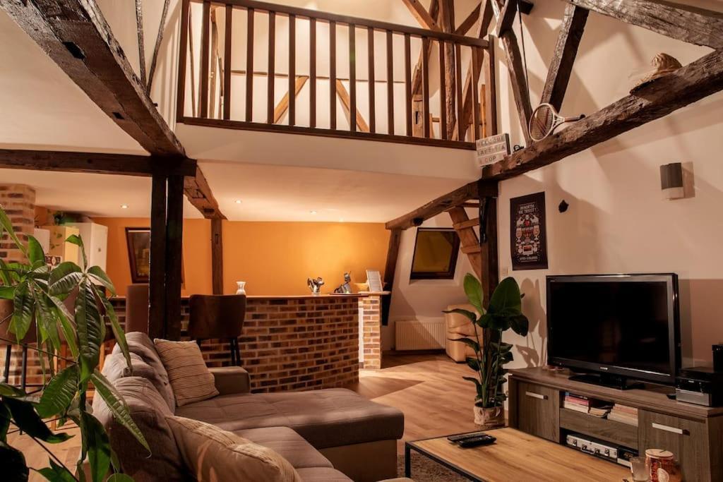 Duplex Atypique Dans La Cite Medievale Лан Экстерьер фото